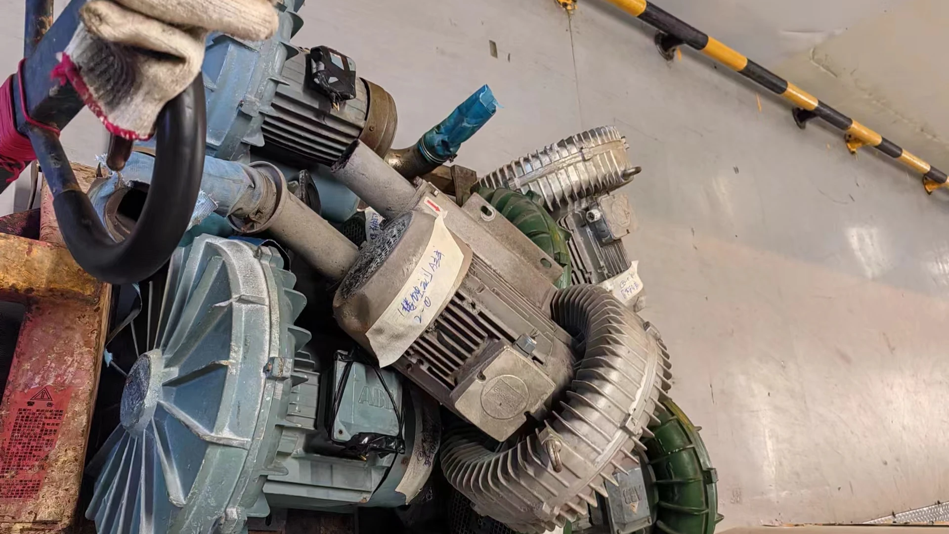 Where Should a Pressure Gauge Be Installed in a Blower System?