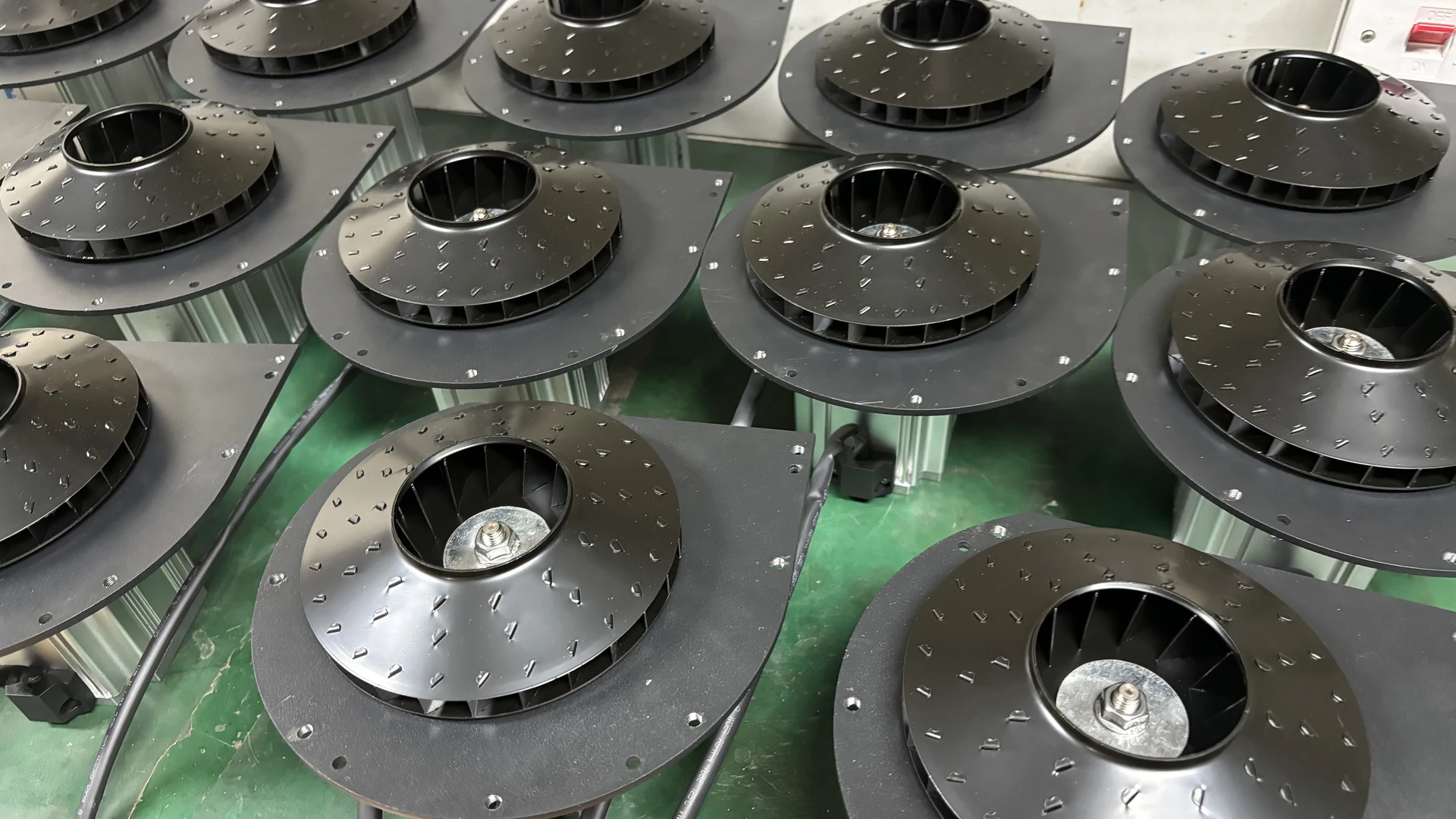 How Impeller Blade Angle Affects Blower Pressure and Efficiency